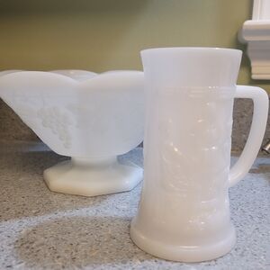 Vtg White Milk Glass Pedestal Footed Fruit Bowl Grape Vine Leaf And Beer Stein